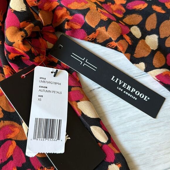 LIVERPOOL 3/4 PUFF SLEEVE SQUARE NECK TOP SIZE XS‎ AUTUMN PETALS NWT - Picture 6 of 7